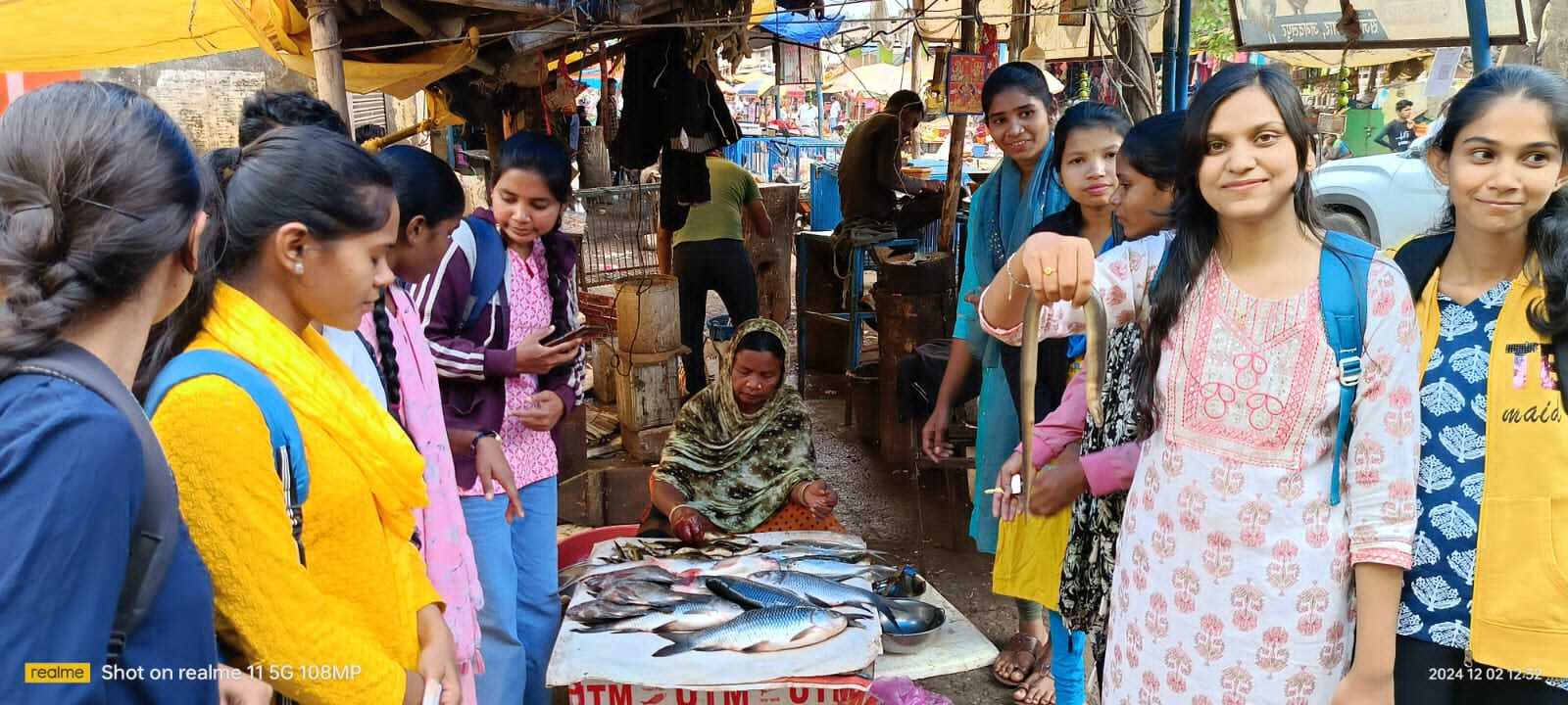 fish market visit by students of Zoology department